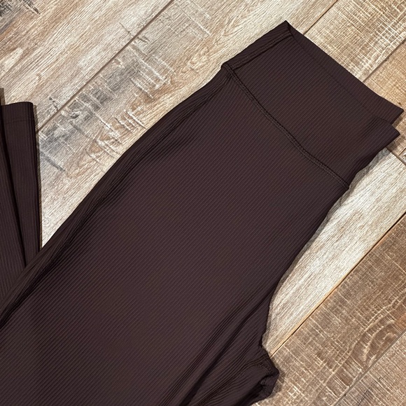 Old Navy Powersoft Leggings - Picture 2 of 6